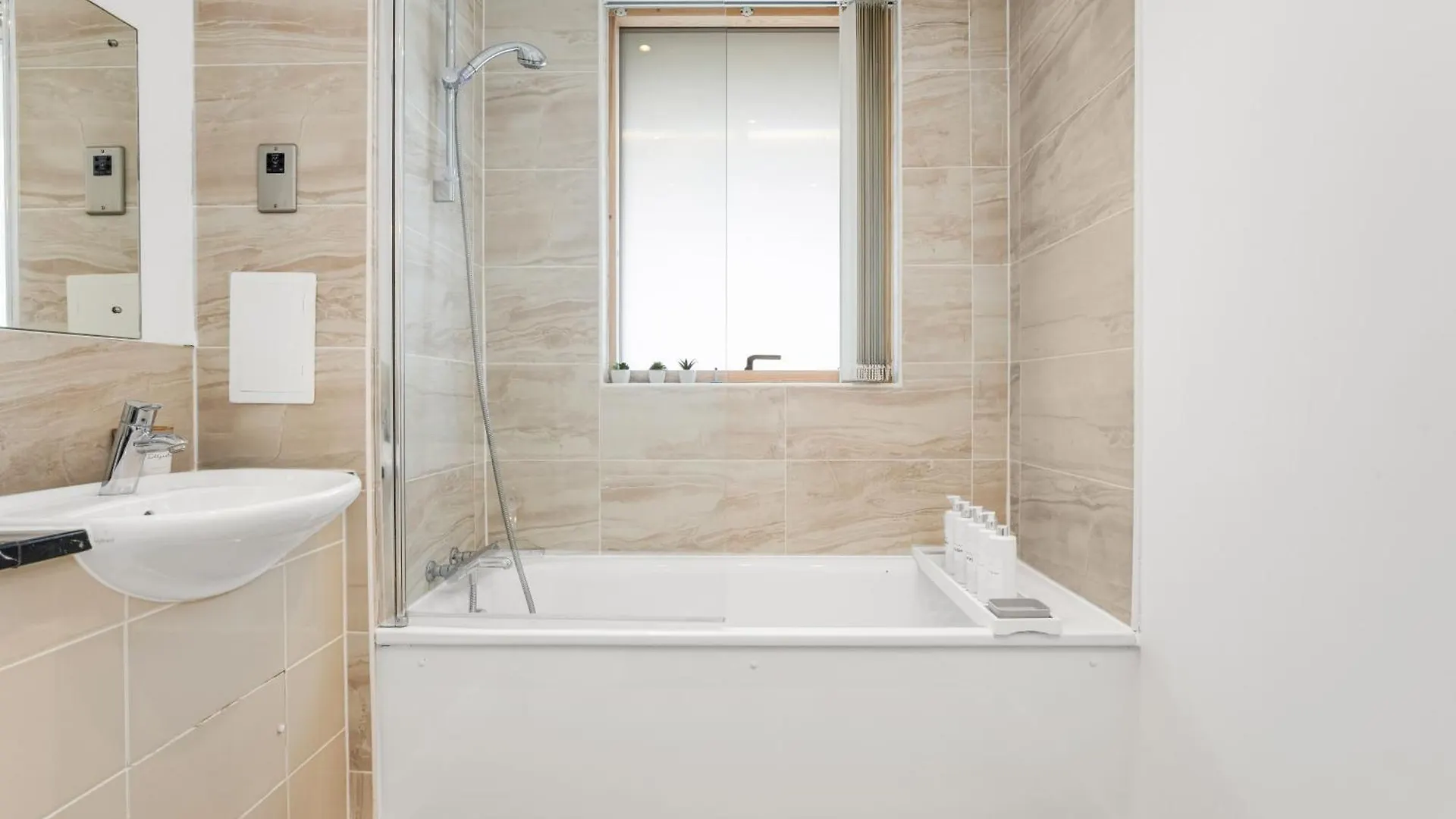 Khayat Homes - The Lekki - One Bed London 0*,
